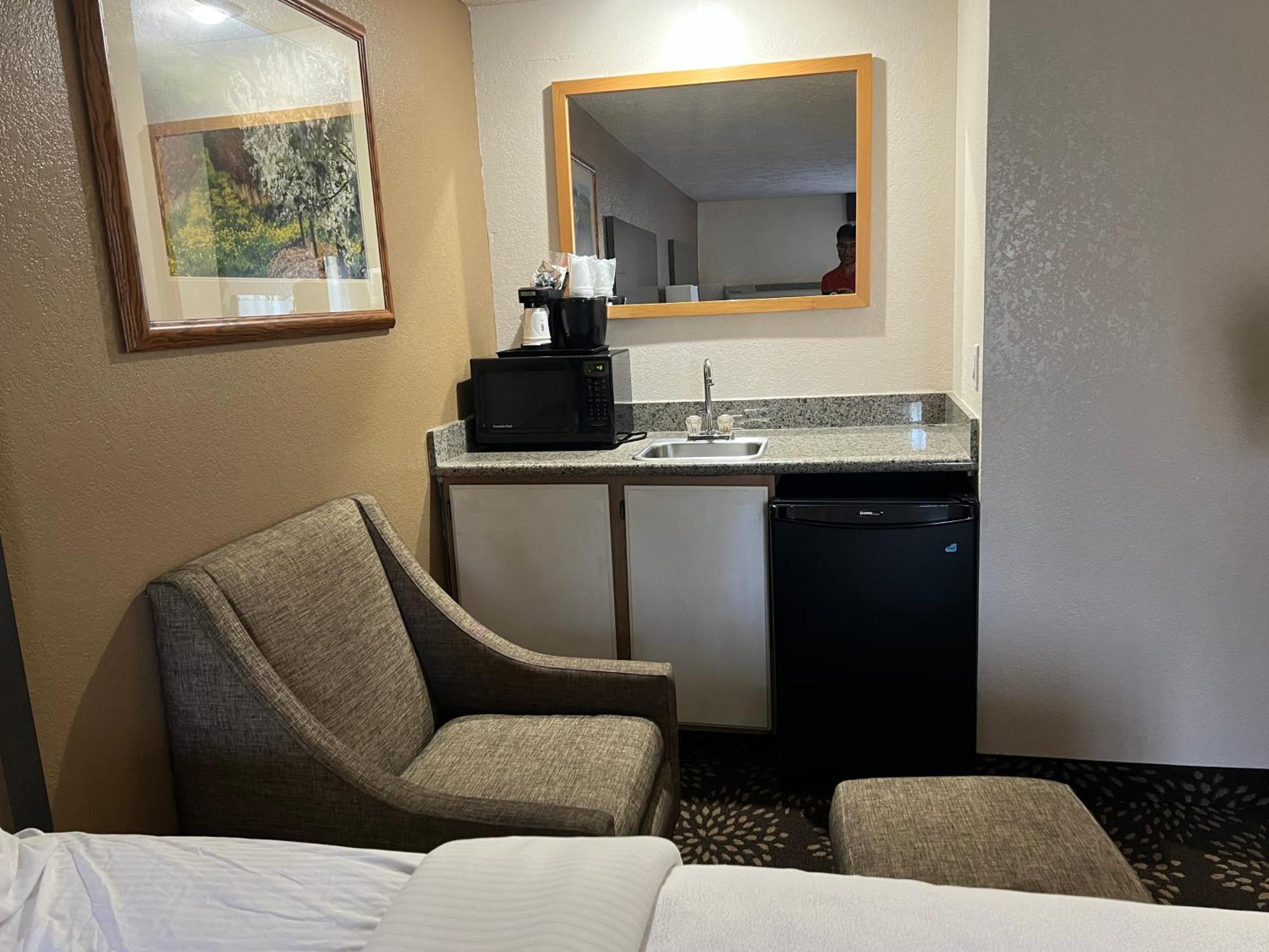Wenatchee Inn Экстерьер фото